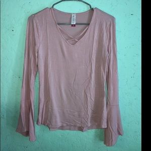 Medium flare longsleeve criscross V-neck pink top